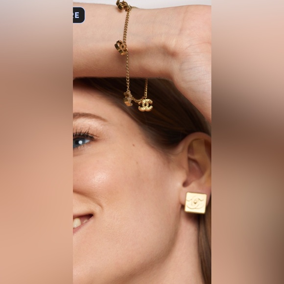 /traded/Chanel Matelasse CC Charm Bracelet in Gold Tone - Picture 3 of 16